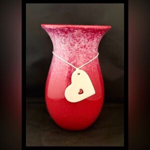Vintage Red & White Ceramic Vase w/ Heart Charm Teleflora 8.25”New